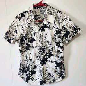 Karen Kane White Floral Button Up Shirt Black Flower Print Short Sleeve Size L